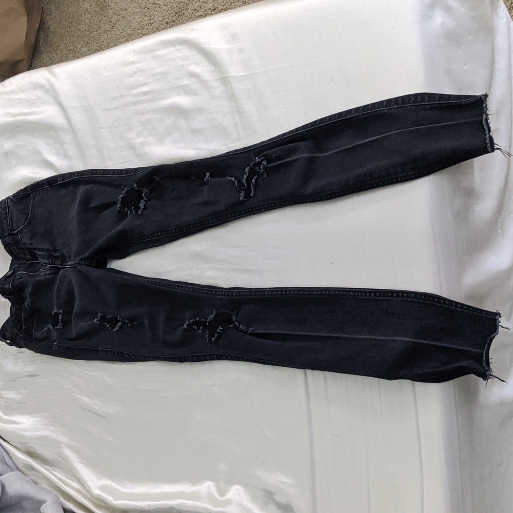 Black ripped skinny jeans